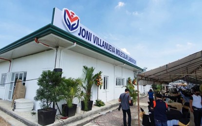 <p><strong>DRIVE-THRU TESTING.</strong> The first drive-thru swab testing facility for Covid-19 in Bulacan opens on Friday (Sept. 4, 2020) in Guiguinto town in line with the continuing effort to curb the dreaded disease. The specimens collected are brought to the Joni Villanueva Molecular Laboratory in Bocaue town and results will be released within three days.<em> (Photo by Manny Balbin)</em></p>