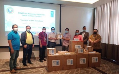 <p><strong>UNDP DONATION.</strong> Lanao del Sur provincial officials receive the donation from the United Nations Development Programme comprising 200 sets of protective suits, 200 face shields, 1,000 disposable face masks, 200 KN95 facemasks, 2,000 pairs of shoe linings, and 2,000 pairs of hand gloves. Governor Mamintal Adiong, Jr. thanked UNDP for the donation in a statement on Friday (Sept. 11, 2020), noting that it would help the province, which currently has the highest number of active Covid-19 cases in the Bangsamoro region. <em>(Photo courtesy of Lanao del Sur PIO)</em></p>