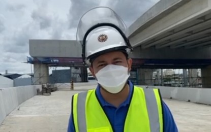 <p><strong>ALMOST DONE.</strong> DPWH Secretary Mark Villar on Thursday (Sept. 17, 2020) said the Manila Skyway Stage 3 (MMSS3) project will be finished before the end of the year. Once completed, it will cut the usual two-hour travel time from Buendia in Makati to Balintawak in Quezon City to just 15 to 20 minutes.<em> (Screengrab from Mark Villar Facebook page)</em></p>