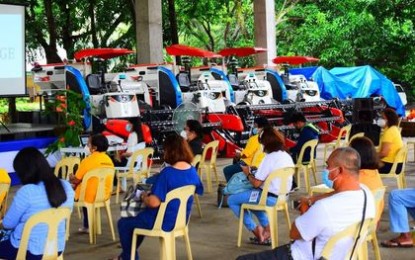 <p><strong>FARM MECHANIZATION.</strong> Representatives of farmers’ cooperatives and associations (FCAs) in Western Visayas receive their farm machinery and equipment during a turnover ceremony at the Western Visayas Integrated Agricultural Research Center in Iloilo City on Wednesday (Sept. 16, 2020). FCAs from Iloilo got the biggest chunk of the machinery support amounting to PHP89.12 million.<em> (PNA photo courtesy of Myleen S. Subang/DA-RAFIS 6)</em></p>
<p> </p>