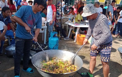 <p><strong>PINAKBET SA KAWA</strong>. Residents of Villasis, Pangasinan will miss their annual Talong Festival next year as Mayor Nonato Abrenica has issued an executive order on Sept.15, 2020 canceling the holding of the Talong Festival 2021. This is still part of the precautionary measures against the novel coronavirus, with the end of the pandemic still uncertain. <em> (Photo of Liwayway Yparraguirre)</em></p>
<p> </p>