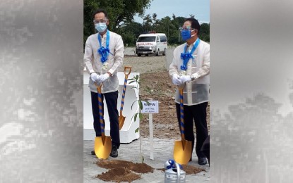 <p><strong>NEW SUMITOMO FACTORY.</strong> Sumi North-Philippines Wiring Systems Corp. president Takeshi Morikawa (left) and vice president Masaru Yamamoto (right) lead the groundbreaking of the new Sumitomo factory in Binalonan, Pangasinan on Sept. 16, 2020. Once fully operational, the manufacturing facility will create 10,000 jobs.<em> (Photo courtesy of DTI)</em></p>
