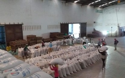 <p><strong>PALAY PROCUREMENT</strong>. The National Food Authority in Nueva Ecija starts procuring palay from local farmers in this province, its manager, Antonio Puno, said Thursday (Sept. 24, 2020). The NFA offers PHP19 per kg. for clean and dry palay.<em> (Photo courtesy of NFA-Nueva Ecija)</em></p>
