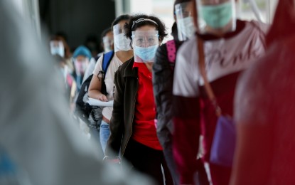 <p><strong>NECESSARY MOVE. </strong>The country’s economic leaders say quarantine restrictions are imposed after careful studies. They assured that the Duterte administration is doing everything to curb the spread of Covid-19. <em>(PNA file photo)</em></p>