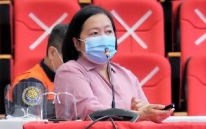<p><strong>MORE ISOLATION BEDS</strong>. Baguio City Health Services Office chief Dr. Rowena Galpo during the management committee meeting held at the Baguio Convention Center on Tuesday (Sept. 29, 2020). Galpo reported that they opened an additional 96 Covid-19 isolation beds. (<em>Photo courtesy of Neil Clark Ongchangco-PIO Baguio</em>) </p>