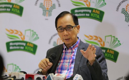 <p><strong>SECURE INVESTMENTS. </strong> With the threat of African swine fever (ASF) still around, Agriculture Secretary William Dar said that backyard and commercial hog raisers should avail of the free investment programs offered by the Philippine Crop Insurance Corporation (PCIC). DA-PCIC will provide PHP10,000 insurance cover per head of swine on a premium payment of only 2.25 percent or PHP225. (<em>PNA file photo</em>)  </p>