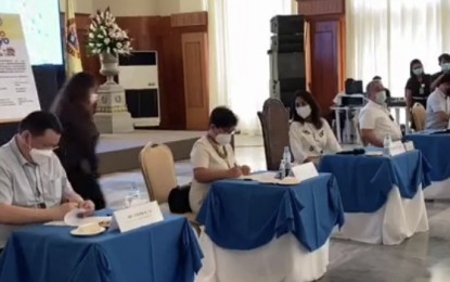 <p><strong>MICRO-BUSINESS AID</strong>. Governor Gwendolyn Garcia (third from left) signs the tripartite MOA with the Department of Trade and Industry-Cebu provincial office and the Mandaue Chamber of Commerce and Industry to mark the start of the roll-out of the Sugbo Negosyo at the Cebu Provincial Capitol on Wednesday (Sept. 30, 2020). Sugbo Negosyo is a post-Covid-19 assistance program for micro entrepreneurs in the province.<em> (Screengrab from Sugbo News video)</em></p>
<p> </p>