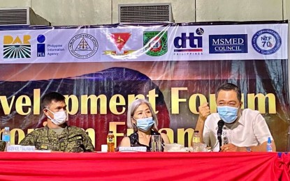 <p><strong>DEVELOPMENT FORUM</strong>. The business community in Negros Oriental signed a manifest of commitment to support efforts against violence and armed hostilities on Tuesday (Sept. 29, 2020). Pictured here during the Business Development Forum in Dumaguete City are (L-R) Army Brig. Gen. Noel Baluyan, commander of the 302nd Brigade, DTI provincial director Nimfa Virtucio, and PCCI Central Visayas regional director Edward Du.<em> (Photo courtesy of Edward Du)</em></p>