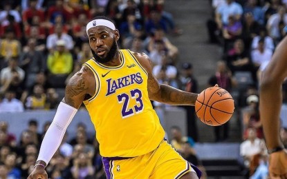 <p><strong>FINALS MVP.</strong> Lebron James emerges as NBA Finals Most Valuable Player after leading Los Angeles Lakers to their first title in 10 years and their 17th crown in franchise history on Sunday (Oct. 11, 2020). The Lakers defeated Miami Heat, 106-93, in Game 6. <em>(Anadolu photo)</em></p>