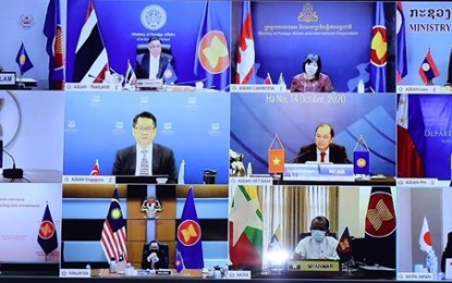 <p><strong>ASEAN-JAPAN FORUM</strong>. Deputy Minister of Foreign Affairs and Head of Vietnam’s Asean SOM Nguyễn Quốc Dũng and Takeo Mori, Senior Deputy Minister for Foreign Affairs of Japan, chair the 35th Asean-Japan Forum held in the form of a video conference on Wednesday (Oct. 15, 2020). Dũng said Asean appreciates Japan's role in regional cooperation. <em>(VNA/VNS Photo Lâm Khánh)</em></p>