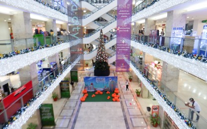 <p>A mall in Quezon City.<em> (File photo)</em></p>