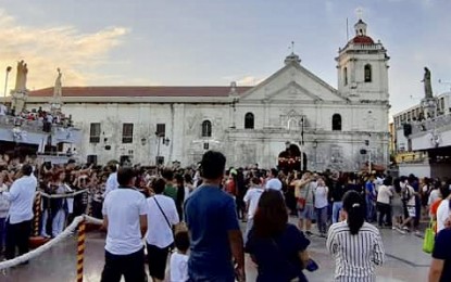 <p><strong>BASILICA MINORE DEL STO. NIÑO.</strong> Photo shows a huge crowd of churchgoers at the Basilica Minore del Sto. Niño in Cebu City before the coronavirus disease 2019 (Covid-19) crisis. The Augustinian friars who run the centuries-old Basilica are now easing the anti-Covid-19 measures and allowing people aged 15 to 65 years old inside the church premises<em>. (PNA file photo by John Rey Saavedra)</em></p>