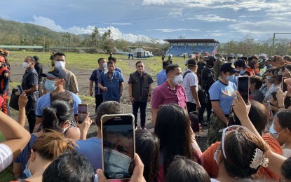 <p><strong>GUINOBATAN LAUDED</strong>. President Rodrigo Duterte visits Guinobatan, Albay on Monday (Nov. 2, 2020). Duterte lauded the Guinobatan officials for conducting preemptive evacuation, saying their early response saved many lives when Super Typhoon Rolly hit Albay on Sunday (Nov. 1, 2020). <em>(Photo courtesy of Senator Bong Go).</em></p>