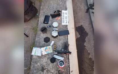 <p><strong>RECOVERED EVIDENCE.</strong> The pieces of recovered evidence from drug suspect Ronel Revilla, after a shootout in Talomo, Davao City, on Wednesday afternoon (Nov. 11, 2020). Revilla, a forest ranger of the Department of Environment and Natural Resources in Region 11 assigned in Mati City, Davao Oriental, was killed in a shootout with authorities during the buy-bust operation. <em>(Photo courtesy of Talomo Police)</em></p>