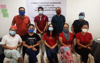 <p><strong>PEACE JOURNALISM.</strong> Seven journalists and a peace worker in Iligan City and Cagayan de Oro City complete a three-day training on Conflict Sensitive Journalism course organized by the Nonviolent Peaceforce and DW Akademie on Saturday (Nov. 14, 2020) in Libertad town, Misamis Oriental. The participants are (seated, L-R) Bonita Ermac of Manila Bulletin, Roxanne Arevalo of ABS-CBN News, Rigine Clyr Arraz of NewsLine.ph, Divina Suson of the Philippine Daily Inquirer, Merlyn Manos of GMA 7, (standing, R-L) Ghiner Cabanday of DXIC RMN Iligan, Nef Luczon of the Philippine News Agency, Elnathan Brant Ermac of Pakigdait, Inc., and resource person Ryan Rosauro of the Philippine Daily Inquirer.<em> (Photo courtesy of Nonviolent Peaceforce/DW Akademie)</em></p>