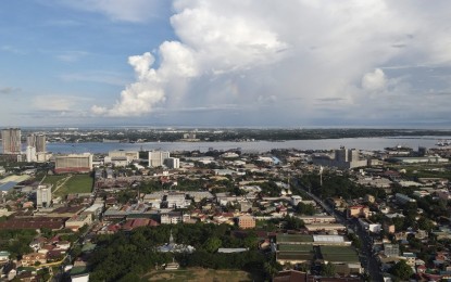 <p><strong>NEW COVID-19 CASES</strong>. An aerial view of Cebu City. The Department of Health (DOH) 7 (Central Visayas) on Thursday (Nov. 19, 2020) logged 13 new recoveries and 111 new Covid-19 cases in the region, bringing its total recoveries to 20,976 since the start of the health crisis in January and its active cases to 1,191. <em>(Photo courtesy of Jun Nagac)</em></p>