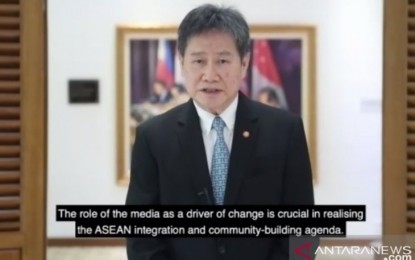 <p><strong>IMPORTANT ROLE</strong>. (Screenshot) Asean Secretary General Lim Jock Hoi delivered a speech at the opening of the Asean Media Forum held virtually on Tuesday (Nov. 24, 2020). Hoi highlighted the vital role of media in building public opinion and dispelling misinformation during the pandemic. <em>(Antara/Yuni Arisandy)</em></p>