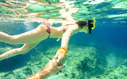 <p>Stunning clear waters of Panglao Island <em>(Photo courtesy of Guide to the Philippines</em></p>
