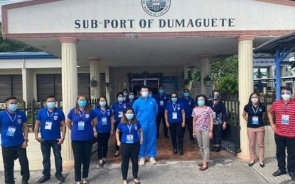 <p><strong>ISO CERTIFICATION</strong>. The officials and personnel of the Bureau of Customs Sub-port of Dumaguete, which has been granted the ISO certification after having passed the final external audit. The Dumaguete sub-port is the first among 39 BOC sub-ports in the country to be ISO-certified<em>. (Photo courtesy of BOC)</em></p>