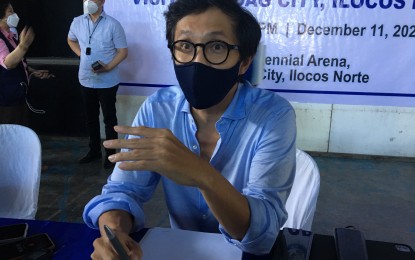 <p><strong>ON PRIORITY LIST</strong>. National Action Plan Against Covid-19 Deputy Chief Implementer Secretary Vicencio Dizon assures officials and residents of Ilocos Norte that they are on the priority list to avail of the vaccine once it is available in the country. The province received PPEs, face masks, and swabbing kits courtesy of the Department of Health (DOH) on Friday (Dec. 11, 2020). (<em>PNA photo by Leilanie Adriano</em>) </p>