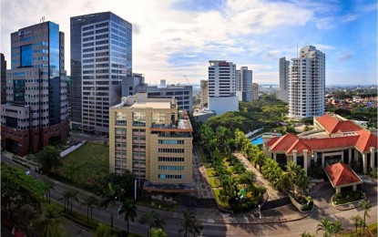 <p><strong>CEBU PROPERTY OUTLOOK.</strong> Photo shows the skyline of Cebu Business Park, home to a number of residential properties, offices and hotels. Colliers International says Cebu continues to be a key investment hub outside of Manila. <em>(Photo courtesy of cebuholdings.com)</em></p>