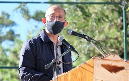 <p><strong>NEW YEAR DIRECTIVE</strong>. Baguio City Mayor Benjamin Magalong on Monday (Jan. 4, 2021) urged employees of the city government to help refresh their strategies to make sure that actions are responsive to the needs of the residents. The mayor, during the first flag-raising for 2021, said the year 2020 brought unprecedented challenges but thanked the residents for the contribution and cooperation that allows Baguio to succeed in the battle. (<em>Photo courtesy of Neil Clark Ongchangco/PIO Baguio</em>)  </p>