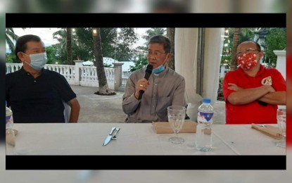 <p><strong>IN DEFENSE</strong>. Former National Security Adviser Norberto “Norbie” Gonzales (left) says there is nothing wrong with the vaccination against Covid-19 of some members of the Presidential Security Group (PSG) but it should not have been made public. Also in photo during a media interview on Monday (Jan. 5, 2021) in Orani, Bataan are Bishop Ruperto Santos (center) and Fr. Perry Medina.<em> (Photo by Ernie Esconde)</em></p>