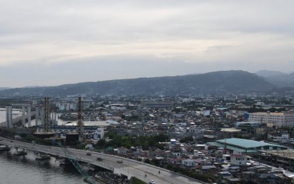 <p><strong>RISING COVID-19 CASES</strong>. An aerial photo shows the south district of Cebu City. The Department of Health in Central Visayas has observed an increase in Covid-19 cases in the region. The rising infections in Cebu City prompted health authorities to reopen the SHS Field Center, a coronavirus patient care facility.<em> (Photo courtesy of Jun Nagac)</em></p>