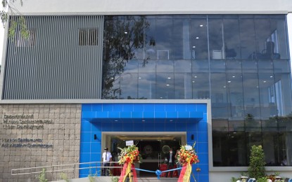 <p><strong>DHSUD REGIONAL HUB.</strong> Housing czar Secretary Eduardo del Rosario leads the inauguration of the newly built and first Department of Human Settlements and Urban Development and Human Settlements Adjudication Commission in San Fernando City, Pampanga on Friday (Jan. 15, 2021). The new DHSUD regional office will cover the operations in the entire Central Luzon with the supervision of Dir. Lyndon Juntilla. <em>(Contributed photo from DHSUD)</em></p>