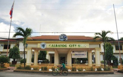 <p><strong>COCKFIGHTING BAN</strong>. The city hall of Calbayog in Samar. The city government has ordered the closure of cockpit arenas and stoppage of all cockfighting activities due to rising cases of coronavirus disease 2019. <em>(Photo courtesy of Rene Langwerden)</em></p>