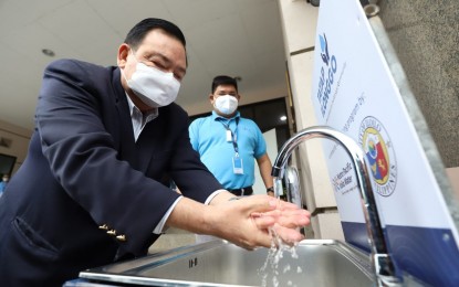 <p><strong>KEEP THEM CLEAN.</strong> A man washes his hands in this undated photo. Frequent and proper handwashing with soap and water prevent the transmission of hand, foot and mouth disease, a health expert said Friday (July 19, 2024). <em>(File photo)</em></p>