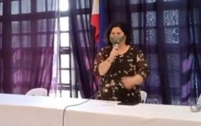 <p><strong>NEGATIVE.</strong> Iloilo provincial administrator Suzette Mamon on Saturday (Jan. 23, 2021) says the returning overseas Filipino who was infected with the Covid-19 UK variant is now negative of the disease. The 64-year-old ROF from Lebanon is now under strict home quarantine after testing negative for the virus.<em> (Photo courtesy of Balita Halin sa Kapitolyo)</em></p>