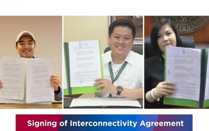 <p><strong>UNIFIED CONTACT TRACING.</strong> Pasig City Mayor Vico Sotto (left), Valenzuela City Mayor Rex Gatchalian (center) and Antipolo City Mayor Andrea Ynares (right) virtually sign an interconnectivity agreement for the PasigPass, ValTrace app, and Antipolo Bantay Covid-19 contact tracing solutions in an undated video. The streamlining of the unified digital contact tracing solutions in the cities of Antipolo and Valenzuela takes effect Monday (Jan. 25, 2021).<em> (Screengrab from Valenzuela City PIO video)</em></p>