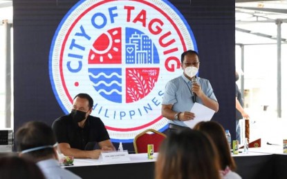 <p><strong>VACCINATION CAMPAIGN.</strong> Vaccine czar Sec. Carlito Galvez Jr. discusses the country’s inoculation campaign in Taguig City on Wednesday (Jan. 27, 2021). He said the estimated date of arrival of the first batch of vaccines for Covid-19 will be in February. <em>(PNA photo by Robert Alfiler)</em></p>