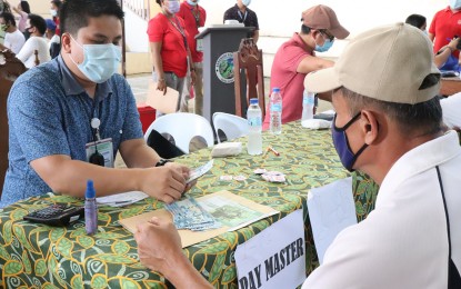 <p><strong>SUPPORT FOR DISTRESSED FAMILIES.</strong> Some PHP54.4 million in cash grants have been released by the Department of Social Welfare and Development in Caraga to at least 4,745 families under the Sustainable Livelihood Program and Livelihood Assistance Grant during the third and fourth quarters in 2020. The releases were facilitated through the Bayanihan 1 and 2 program of the government. <em>(Photo courtesy of DSWD-13)</em></p>