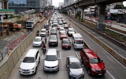 <p>Vehicular traffic on Edsa <em>(PNA photo by Jess Escaros Jr.)</em></p>