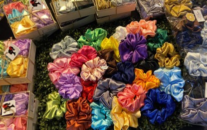 <p><strong>SCRUNCHIES.</strong> Used as fashion statement during the ‘80s and ‘90S, scrunchies are starting to be trendy again. This prompted Rolanda “Dhang” Morales De Jesus to try the scrunchie business to earn extra income for her family amid the Covid-19 pandemic.<em> (Contributed photo)</em></p>