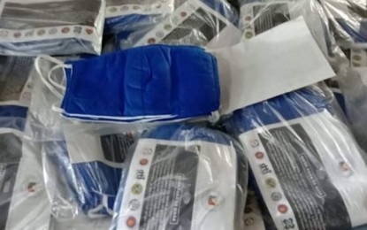 <p><strong>REUSABLE FACE MASKS</strong>. Iloilo City’s indigent residents received free reusable face masks from the Office of the President on Tuesday (Feb. 9, 2021). Each of the 100,000 identified beneficiaries was given five pieces of face masks that were turned over to their barangay officials. <em>(Photo courtesy of Mayor Jerry P. Treñas FB page)</em></p>