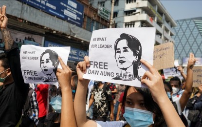 <p><strong>FREE SUU KYI.</strong> Protesters call for the release of Myanmar's Aung San Suu Kyi. The Philippine government has called for Suu Kyi's "immediate release" as well as the "complete return" of Myanmar to its previously existing state of affairs. <em>(Anadolu photo)</em></p>