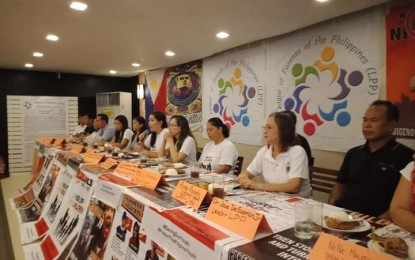 <p>League of Parents of the Philippines and Hands Off Our Children members. <em>(Contributed photo)</em></p>