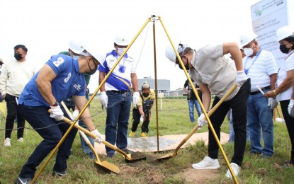 <p><strong>ONION COLD STORAGE FACILITY</strong>. Governor Aurelio Umali (right), together with Vice Governor Anthony Umali (left) lead the groundbreaking ceremony for the construction of an onion cold storage facility in Barangay Caridad Sur in Llanera, Nueva Ecija on Monday (Feb. 15, 2021). The project is included in the Department of Agriculture Regional Field Office III's High-Value Crop Development Program under Bayanihan Act 2 with a total budget amounting to P19.9 million.<em> (Contributed photo)</em></p>