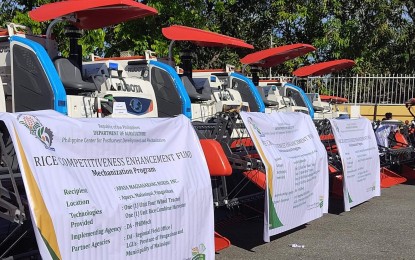 <p><strong>MACHINERY DISTRIBUTION.</strong> Some 111 farmers' groups in Pangasinan receive machinery from the Philippine Center for Postharvest Development and Mechanization (PhilMech) at the Narciso Ramos Sports and Civic Center in Lingayen town on Friday (Feb. 19, 2021). This is the second time that PhilMech distributed equipment in the province. <em>(Photo by Jerick James Pasiliao)</em></p>