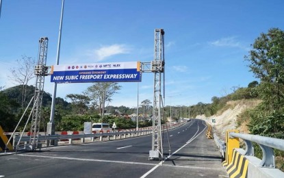 <p><br /><strong>SUBIC BAY FREEPORT EXPRESSWAY</strong>. The newly completed 8.2-kilometer Subic Freeport Expressway (SFEX) that is seen to accelerate business activities and facilitate the flow of goods and services between the economic zones in Clark and Subic was inaugurated on Friday (Feb. 19, 2021). The PHP1.6-billion expressway will also provide relief to some 10,000 motorists daily. <em>(Contributed Photo)</em></p>