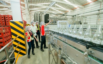 <p><strong>FRESH INVESTMENTS.</strong> Coca-Cola Beverages Philippines’ manufacturing line in Davao del Sur. The company announced on Tuesday (Feb. 23, 2021) that it is investing USD63 million in the country this year to upgrade its factories. <em>(Photo courtesy of CCBPI)</em></p>