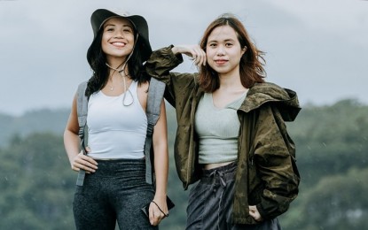 <p><span class="sc-iBPRYJ sc-fubCfw sc-idOhPF eLRJRO cDEKPs iiOYQj caption__text">Siblings Ann (left) and Billie (right) Dumaliang. <em>(Photo courtesy of </em></span><em>Nikki Inso/Masungi Georeserve)</em></p>