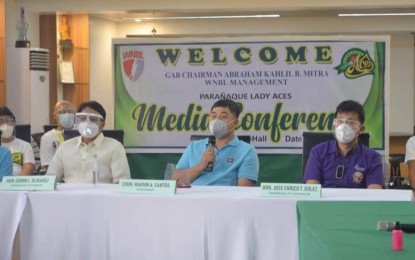 <p><strong>VACCINATION</strong>. Parañaque mayor Edwin Olivarez (left) attends the media launch of Parañaque Aces for the National Basketball League at the Parañaque City Hall on Tuesday (March 2, 2021). Olivarez said Parañaque residents, including its players, are ready for the vaccination rollout by the second quarter of the year. <em>(Photo courtesy of NBL)</em></p>