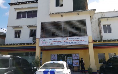 <p><strong>SMALL TOWN LOTTERY</strong>. The Victoria Development and Ventures Corp.’s office in Tacloban City. The operator on Thursday (March 4, 2021) asked the police to stop the illegal numbers game in Leyte, citing lost revenues and uncollected taxes.<em> (PNA photo by Sarwell Meniano)</em></p>