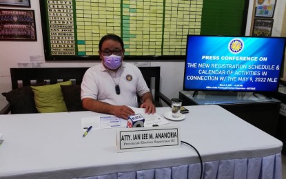 <p><strong>SATELLITE REGISTRATION</strong>. Antique Provincial Election Supervisor III, Lawyer Ian Lee Ananoria, said they will intensify the conduct of satellite registration in the barangays to reach out to more voters. In a press conference on Tuesday (March 9, 2021), he said the Comelec office is open from Tuesday to Saturday. <em>(PNA photo by Annabel Consuelo J. Petinglay)</em></p>