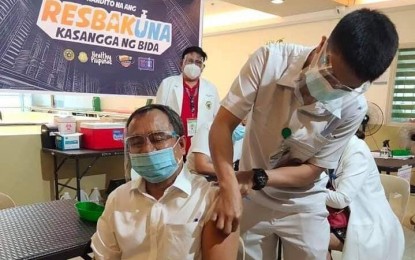 <p><strong>VAX ROLLOUT</strong>. The vaccination program for health workers at the Nueva Vizcaya provincial government-run hospitals starts Tuesday (March 9, 2021). At least five Region 2 Trauma and Medical Center (R2TMC) workers were the first recipients of the Sinovac vaccines earlier delivered by the Department of Health regional office. <em>(Photo courtesy of PLGU-Nueva Vizcaya)</em></p>