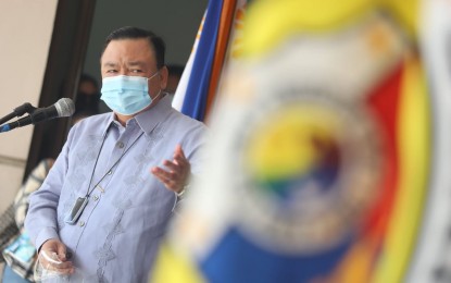 <p><strong>SYNCHRONIZED TRAVEL PROTOCOL.</strong> Iloilo City Mayor Jerry P. Treñas admits to local newsmen on Monday (March 15, 2021) that he is worried about the increasing Covid-19 cases in Metro Manila and Cebu. He said he would push for a synchronized travel protocol for Western Visayas to prevent a similar scenario in the region<em>. (PNA photo courtesy of Arnold Almacen/CMO)</em></p>